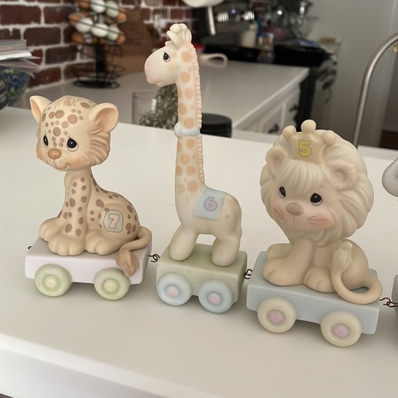 Precious Moments Train - Picture 4 of 4